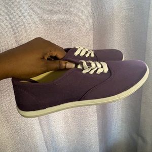 Cute canvas sneakers. Size 10 women. Very comfy